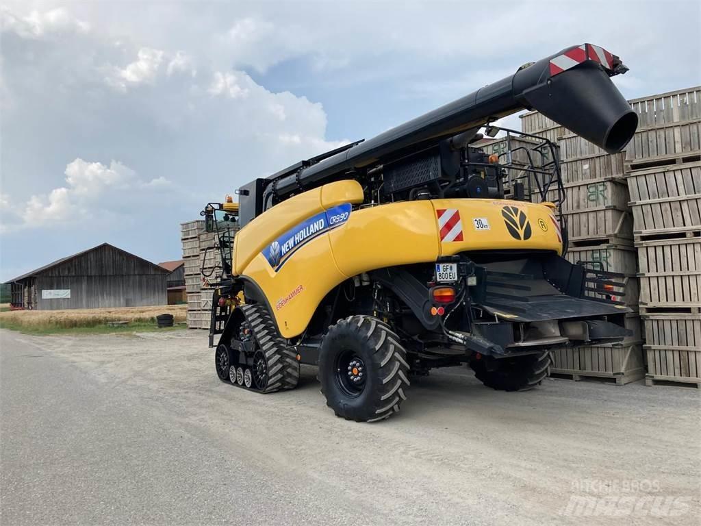 New Holland CR9080 Combine harvesters