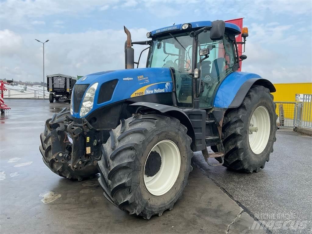 New Holland T7050 Tractors