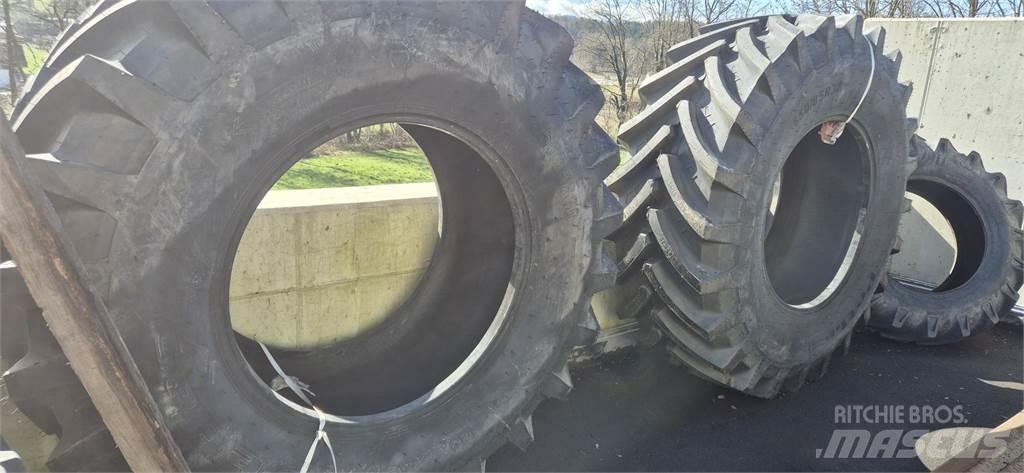 Petlas 650/85 R38 Tyres, wheels and rims