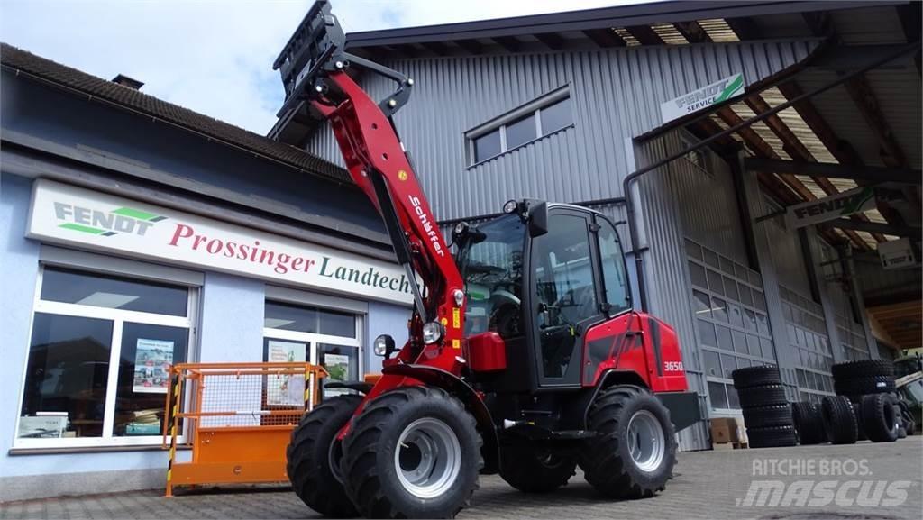 Schäffer 3650 Front loaders and diggers