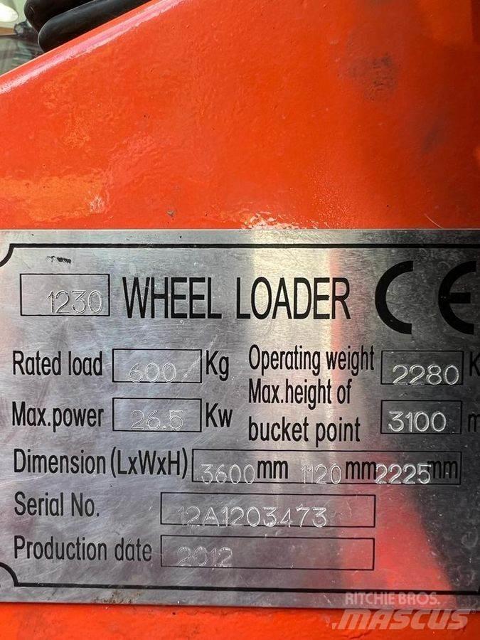 Toyo 840 Front loaders and diggers