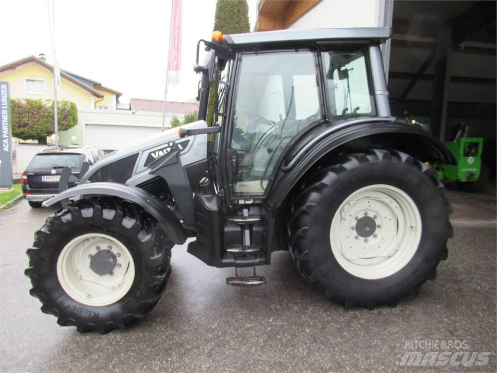 Valtra N 93 HiTech5 Tractors