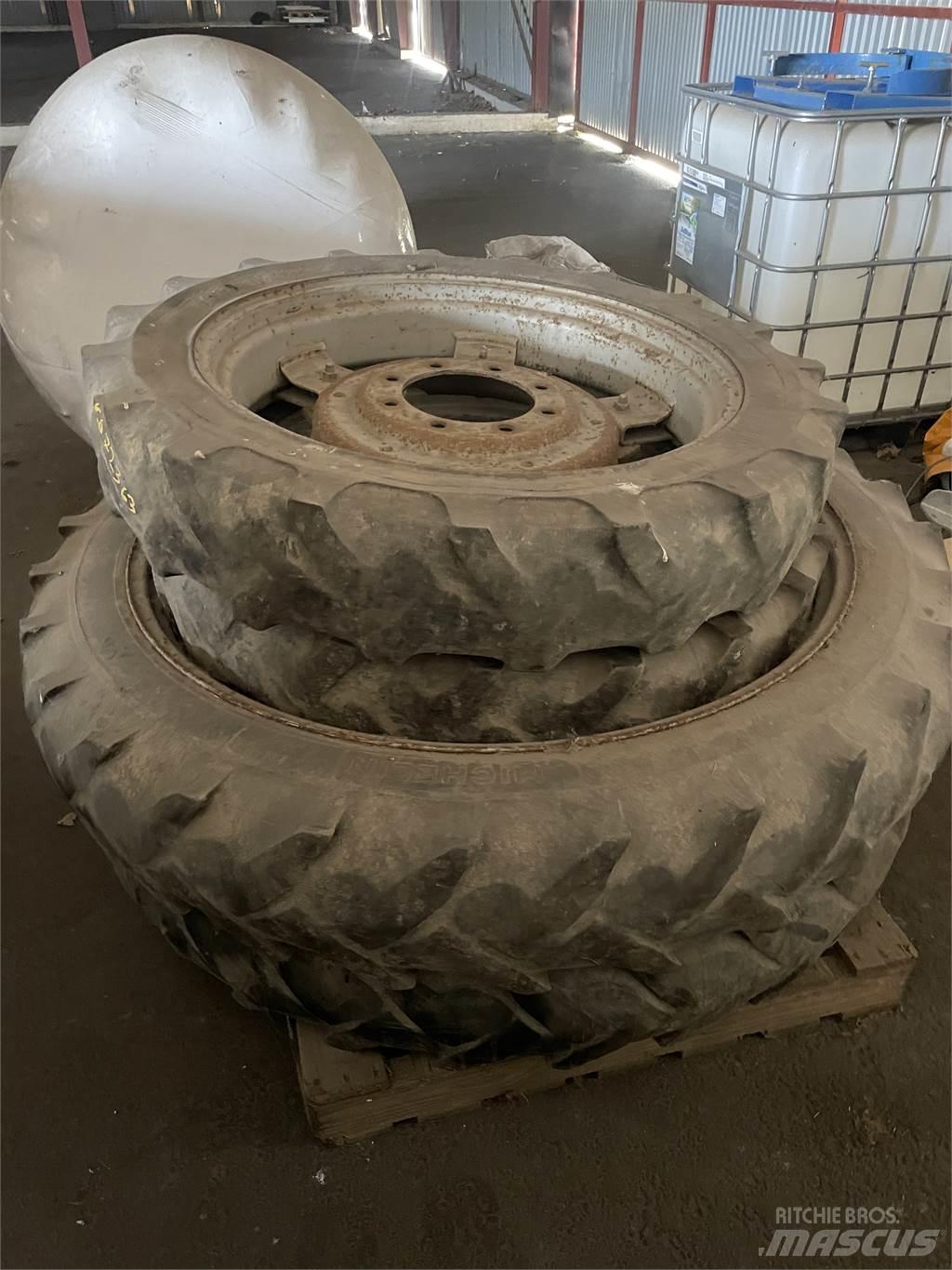  SLITNA CASE Tyres, wheels and rims