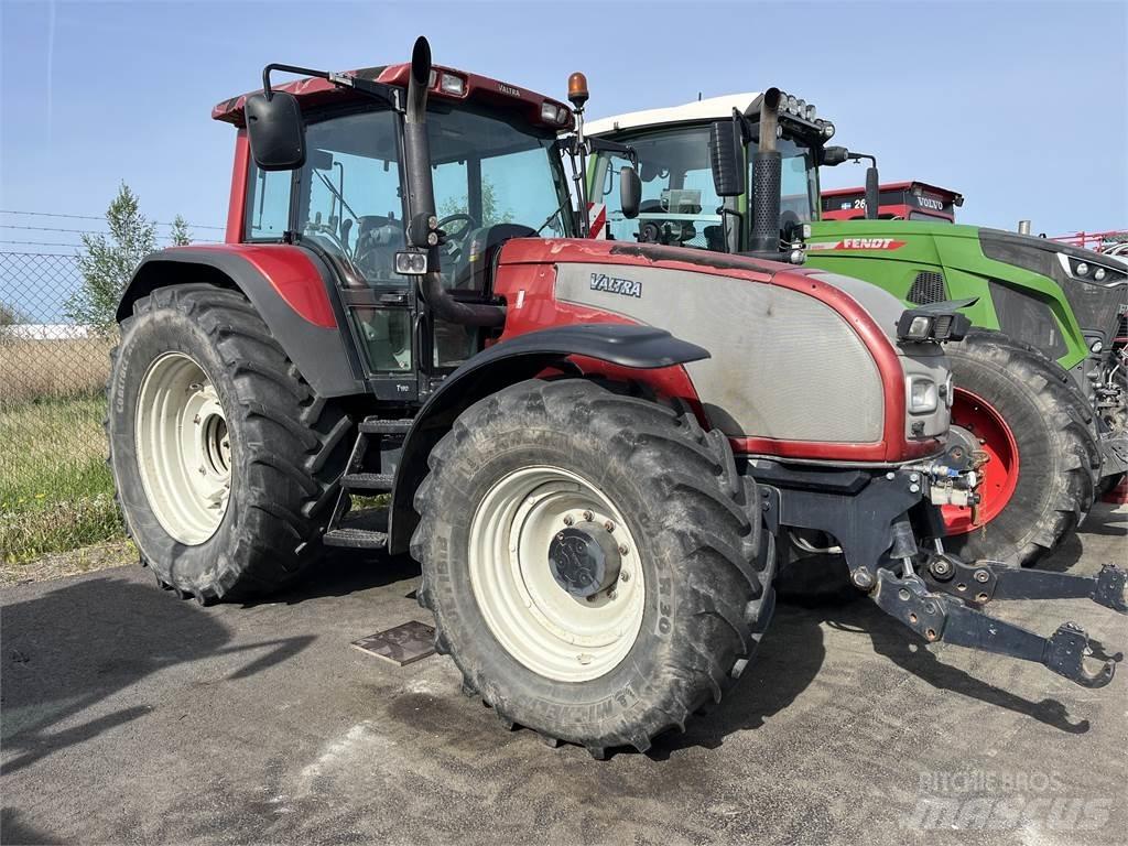Valtra 190 Tractors