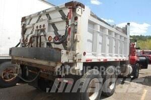 Mack RD688S Snow blades and plows