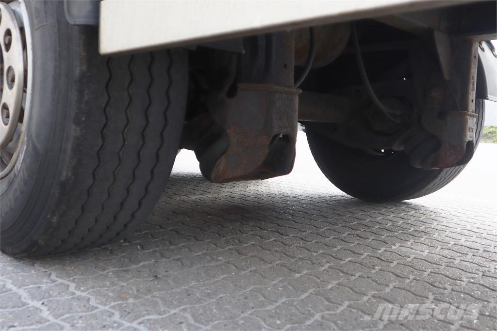 KLC Trailer 34 pl. Curtain sider semi-trailers