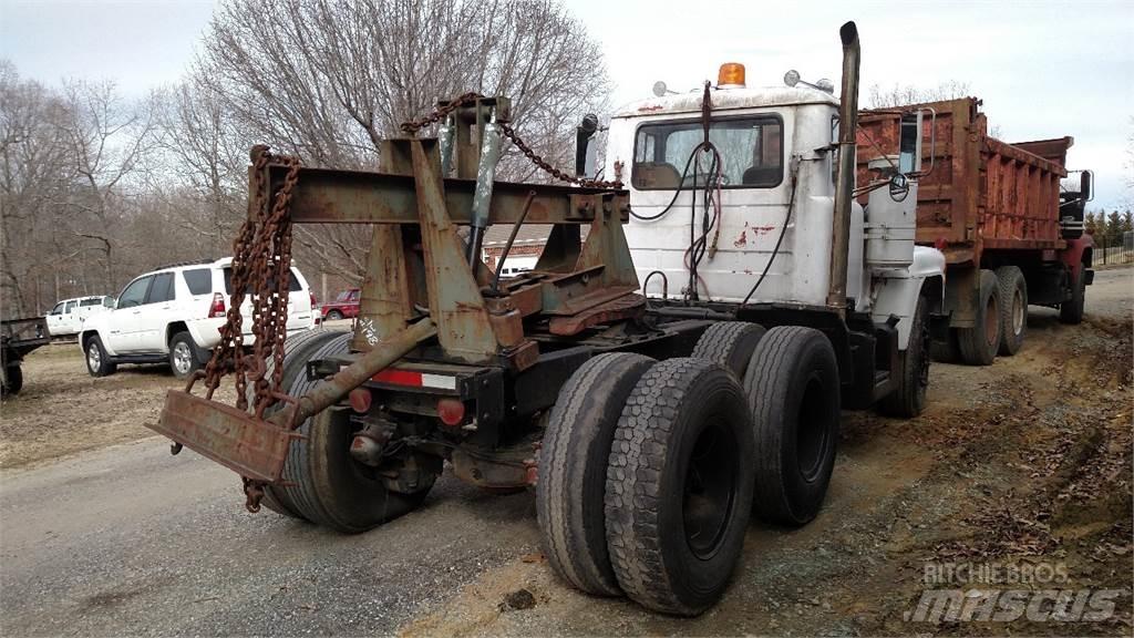 Mack R685ST Other