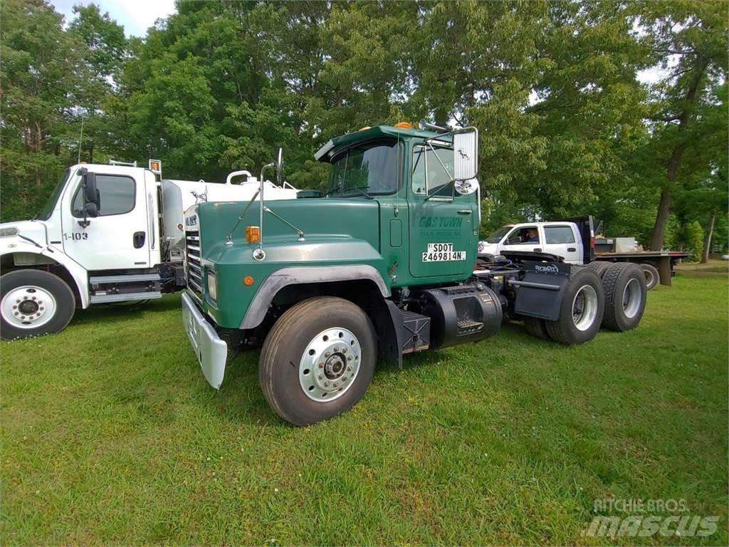 Mack RD690S Other