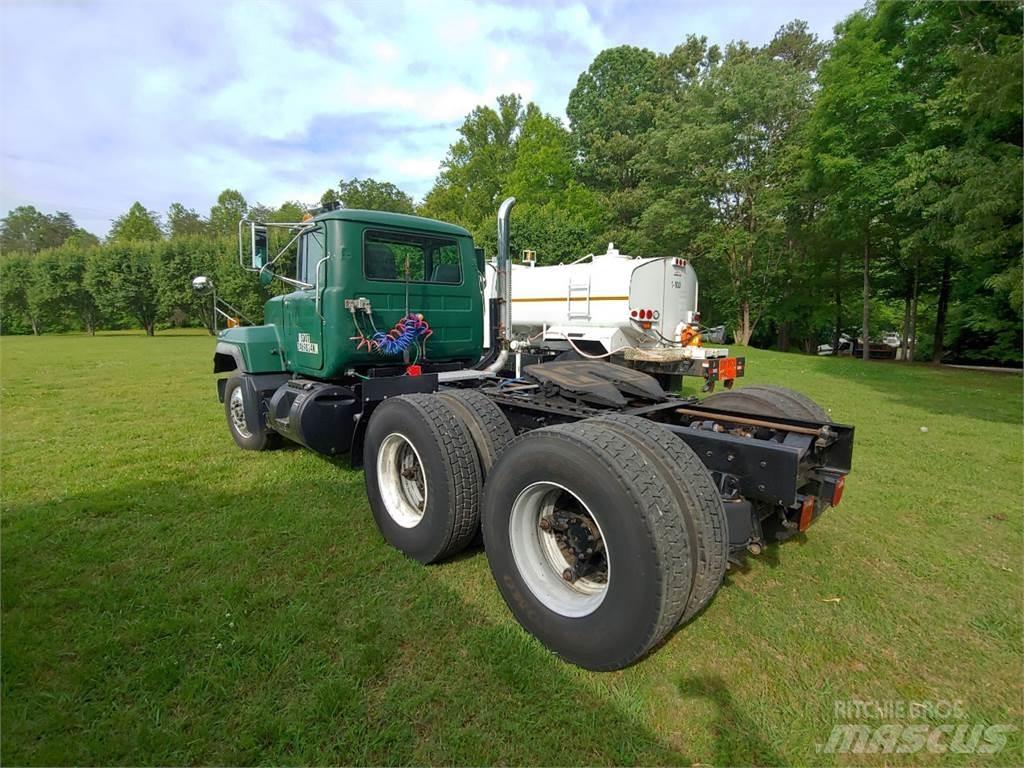 Mack RD690S Other