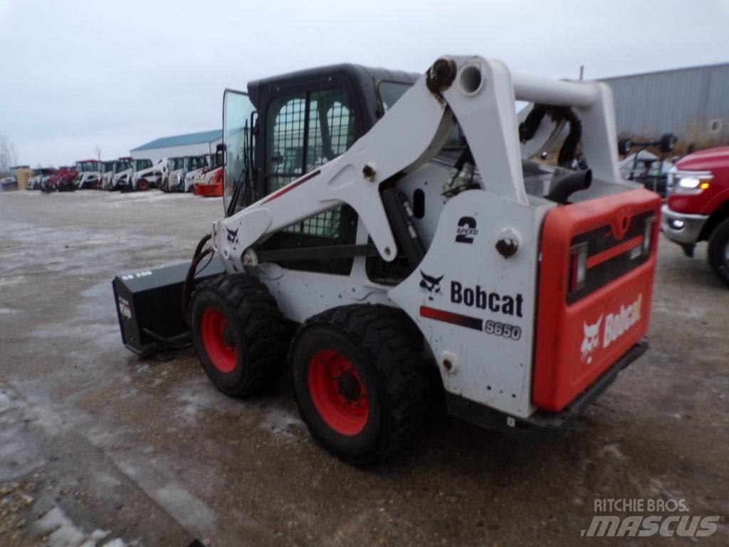 Bobcat S650 Skid steer loaders