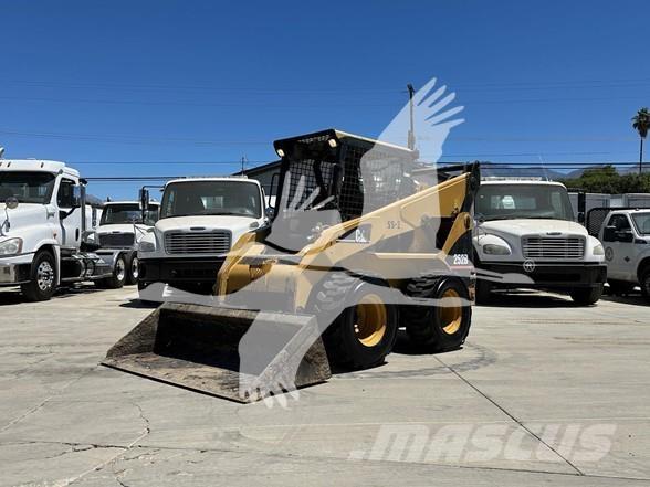 CAT 252B Skid steer loaders