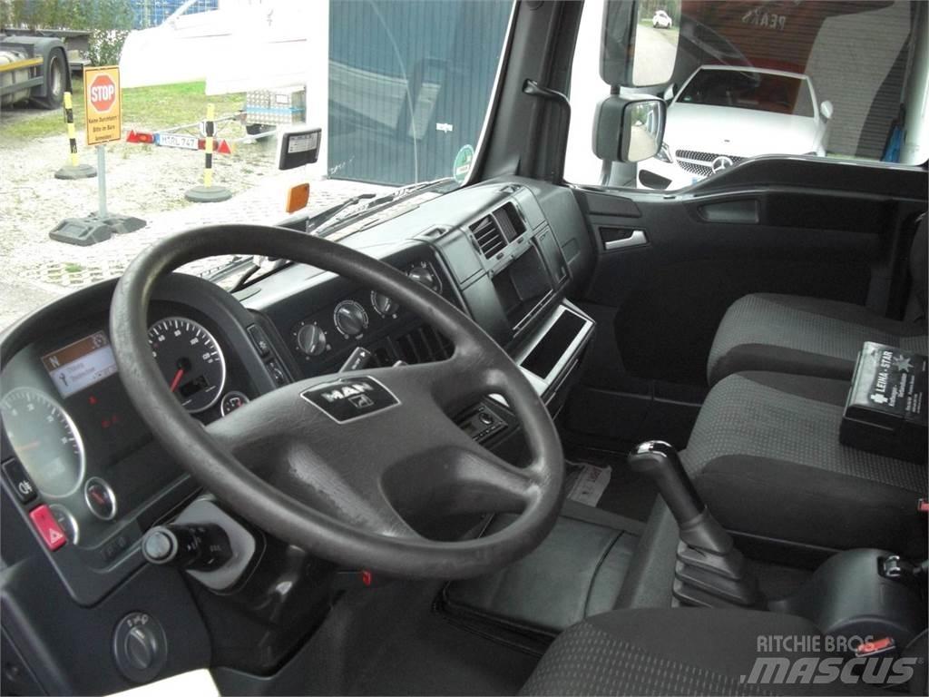 DAF XF480 FAR Temperature controlled trucks