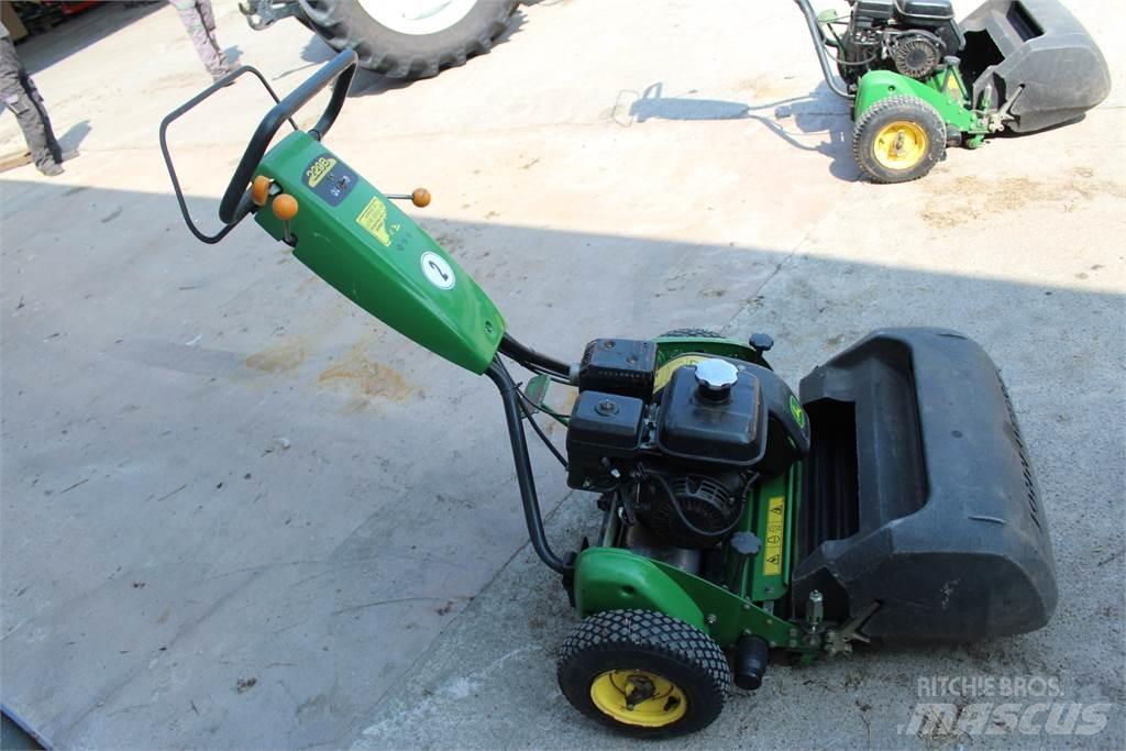 John Deere 220B Walk-behind mowers