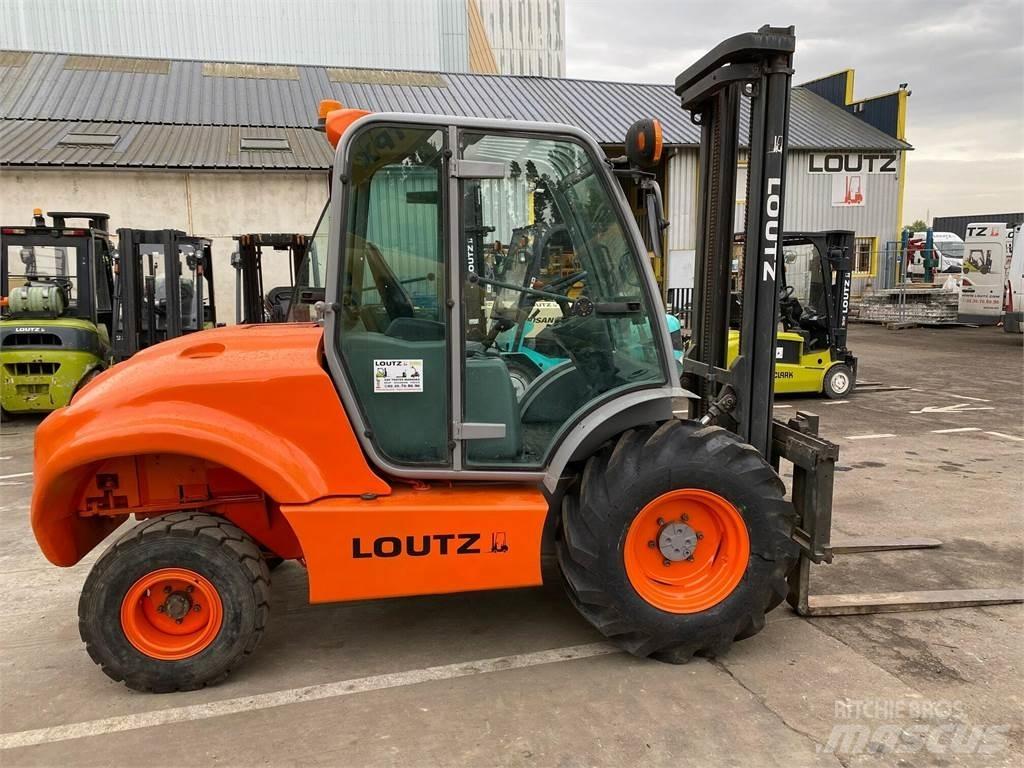 Ausa C300H Rough terrain truck