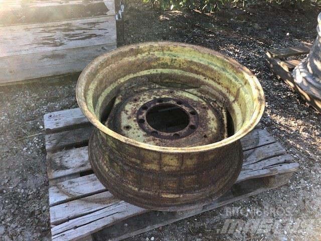 GKN 15X30 Tyres, wheels and rims