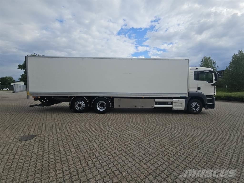 MAN TGS 26.420 Box trucks