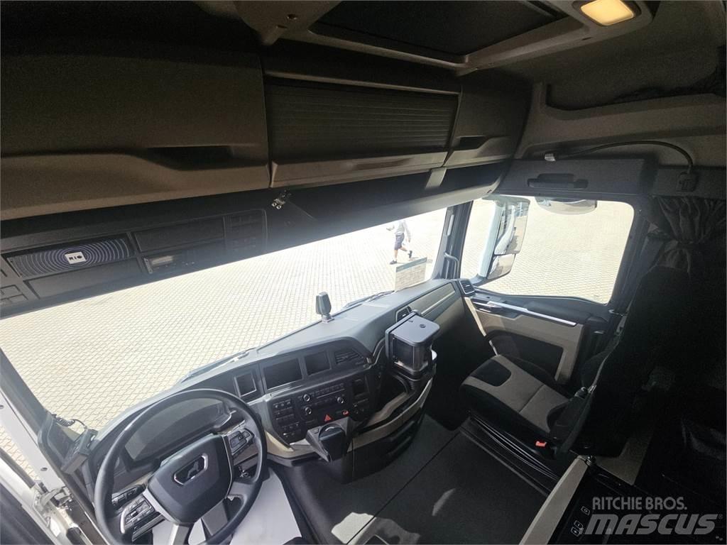 MAN TGX 26.510 6x2 Prime Movers