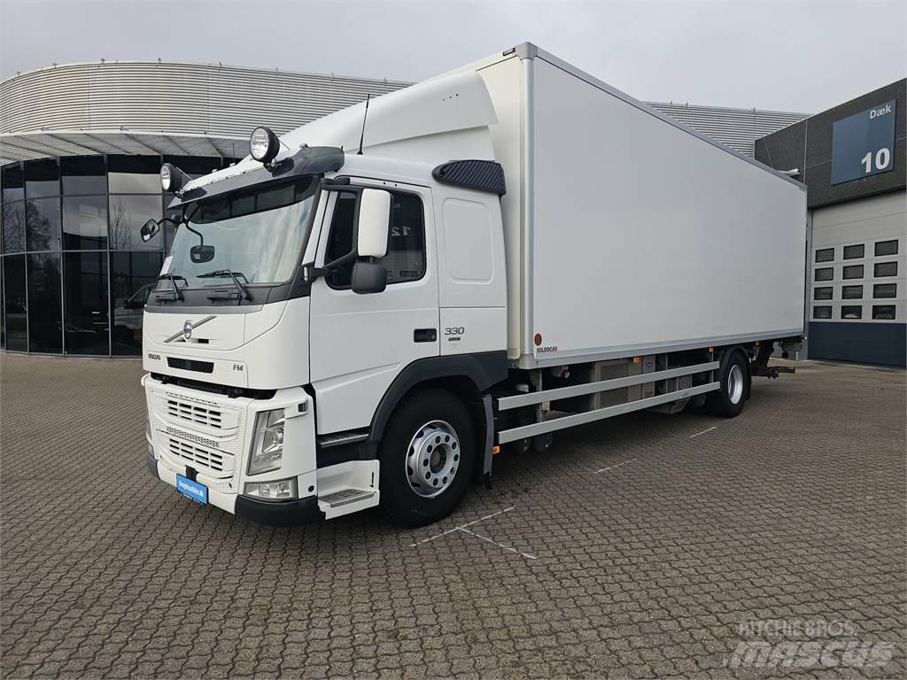 Volvo FM330 Temperature controlled trucks