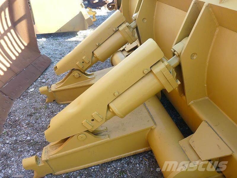 CAT  Blades