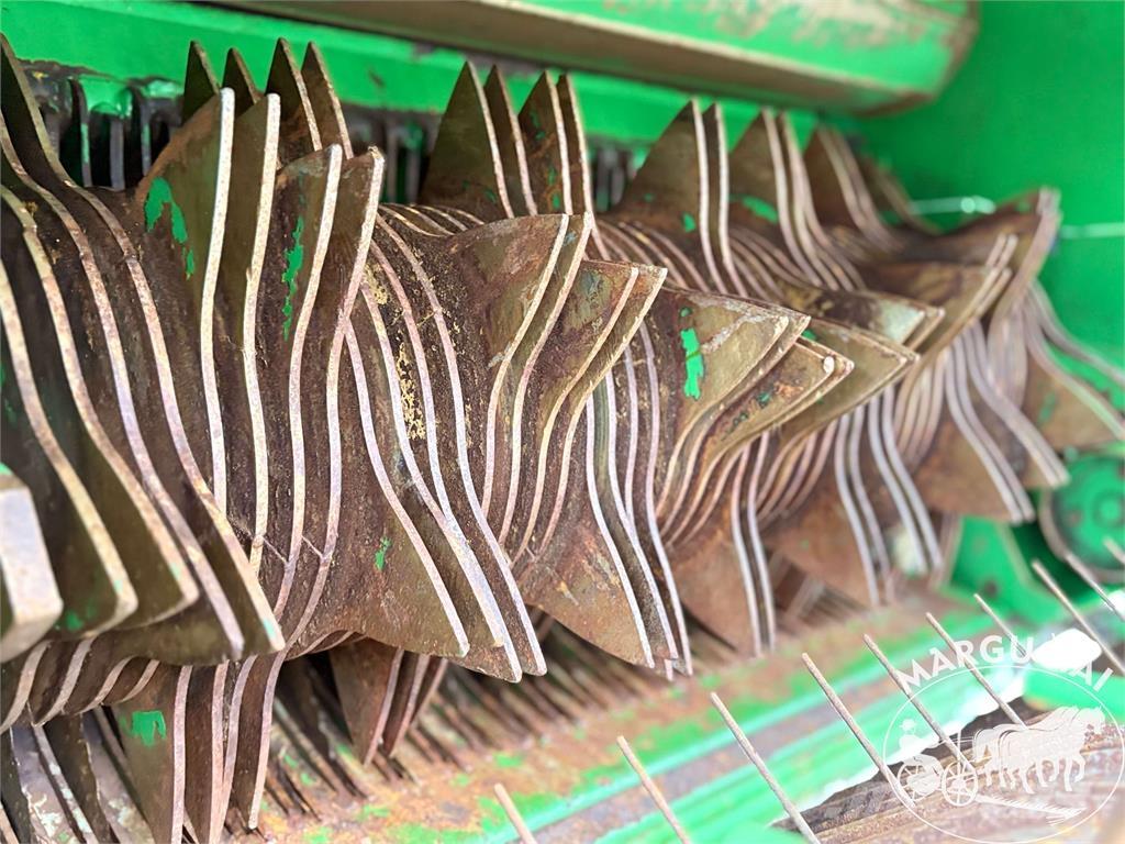 John Deere 644 Farm machinery