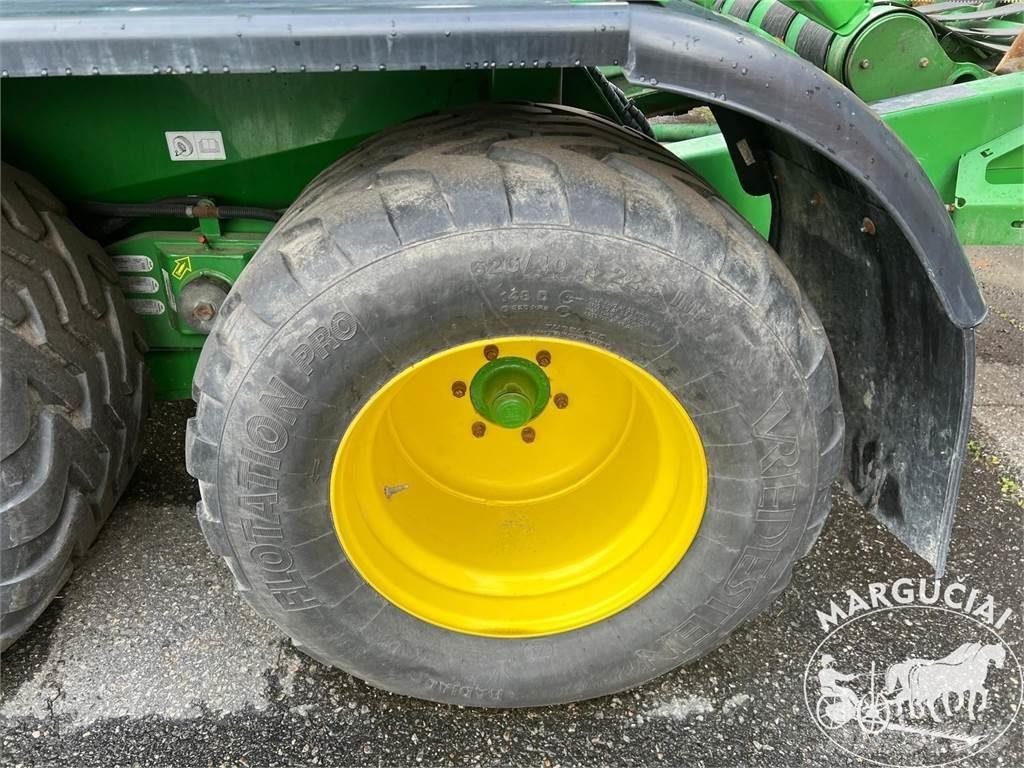 John Deere C441R Farm machinery