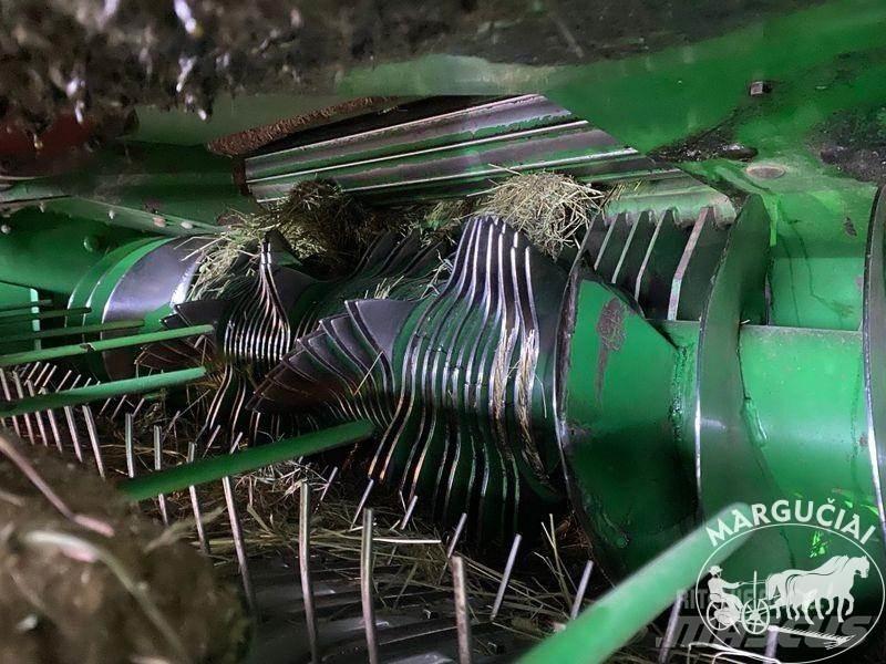 John Deere C441R Farm machinery