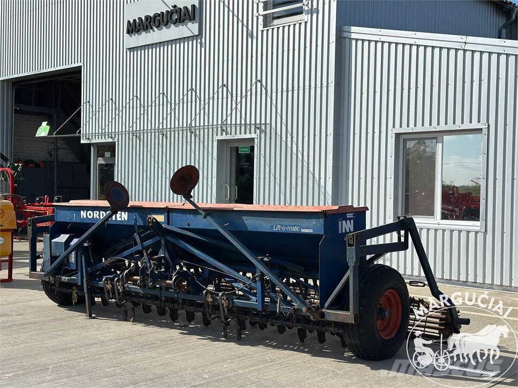Nordsten CLF 400, 4 m. Farm machinery