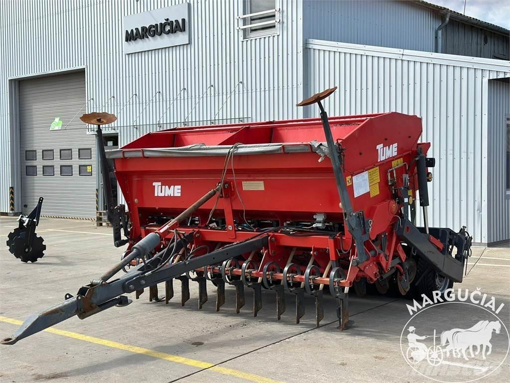 Tume HKL 3000, 3 m. Farm machinery