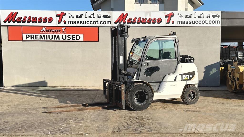 CAT DP50 CN Diesel trucks