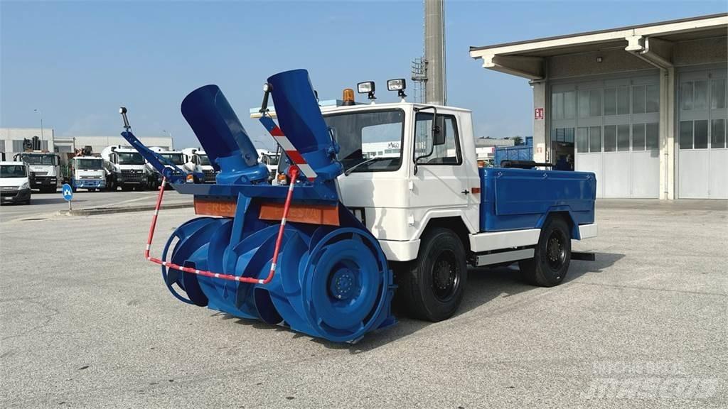  Fresia F60 4X4 Snow blades and plows