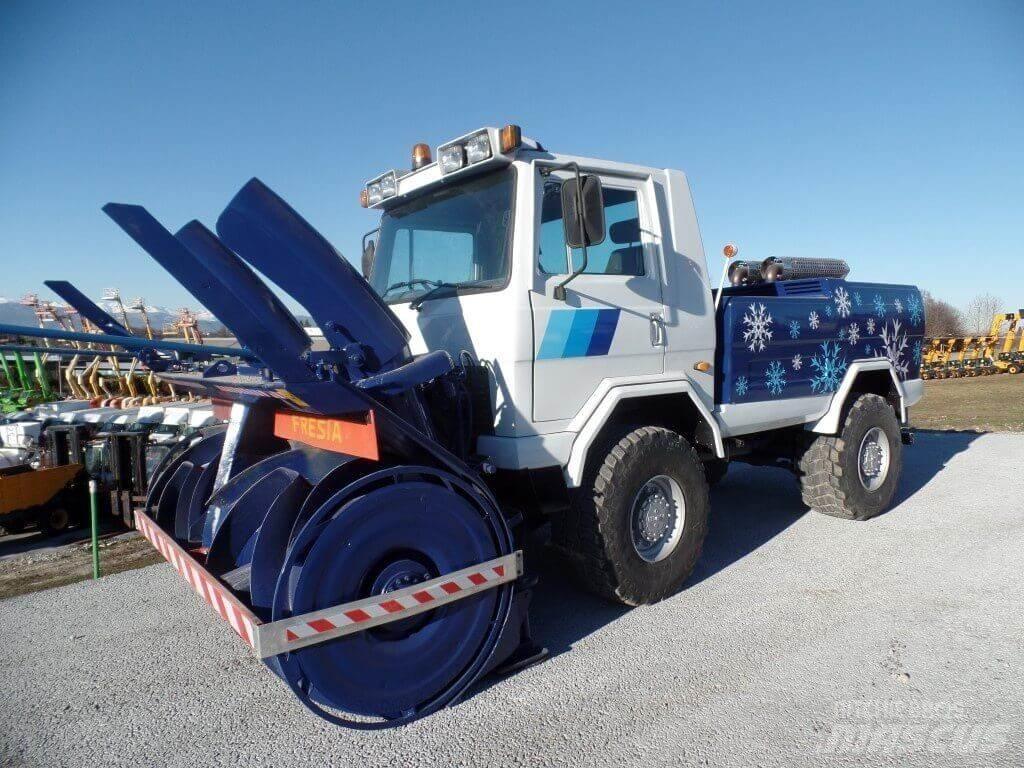  Fresia F90S Snow blades and plows