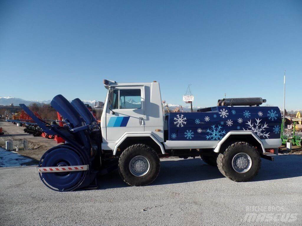  Fresia F90S Snow blades and plows