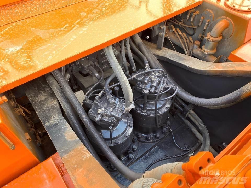 Hitachi EX800 Crawler excavators