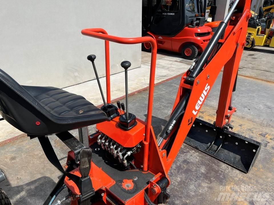 Kubota B2231 Backhoe