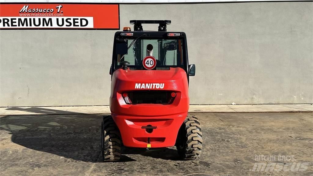 Manitou MC 30.4 4X4 Rough terrain truck