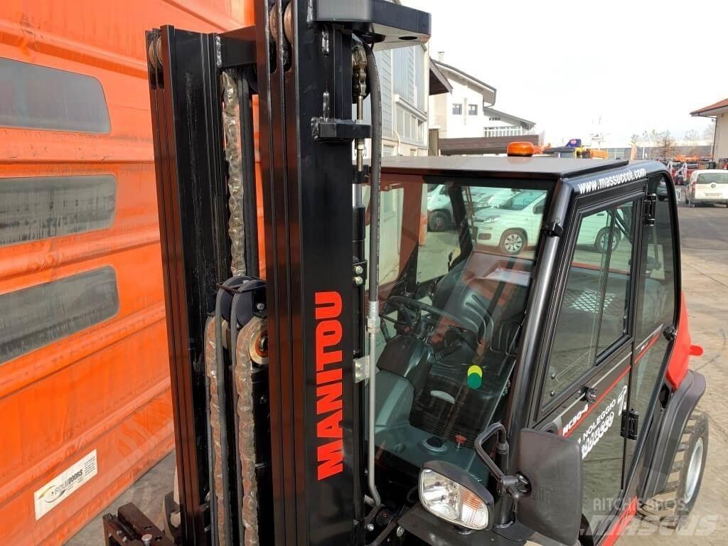 Manitou MC30-4 DK 4X4 Rough terrain truck