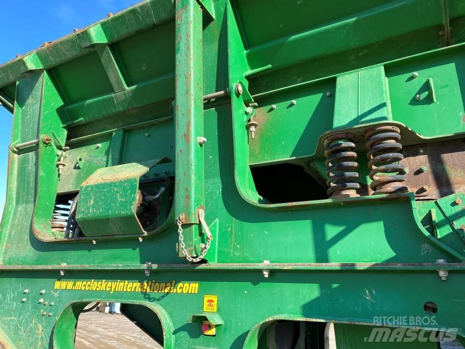 McCloskey J40 V2 Mills