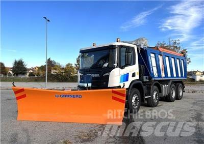 Scania P500 XT 8X4 Snow blades and plows