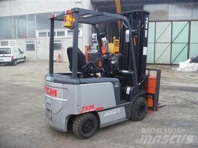 TCM FB25-7 Electric forklift trucks