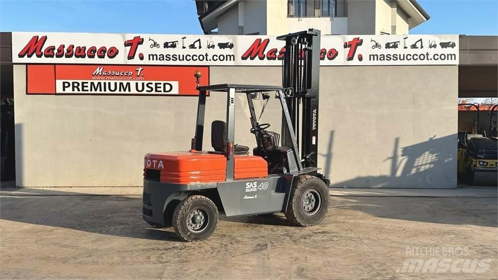 Toyota 02-5FD40 Diesel trucks