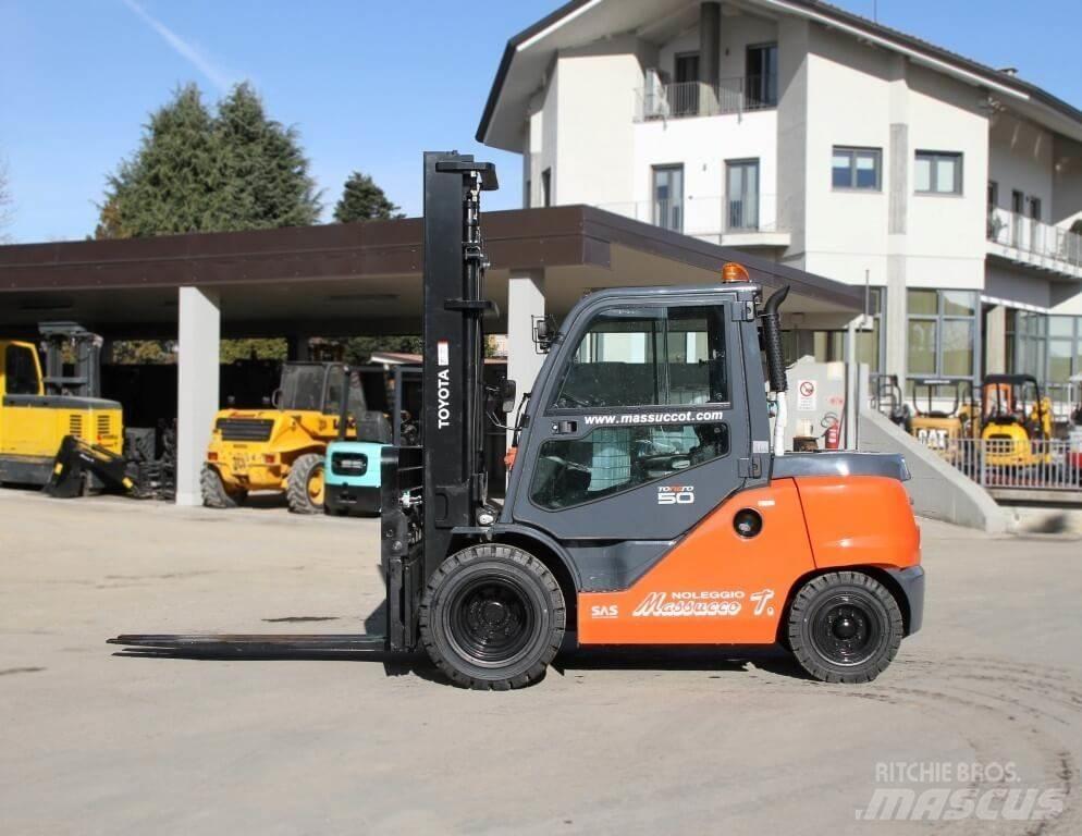 Toyota 40-8FD45N Diesel trucks