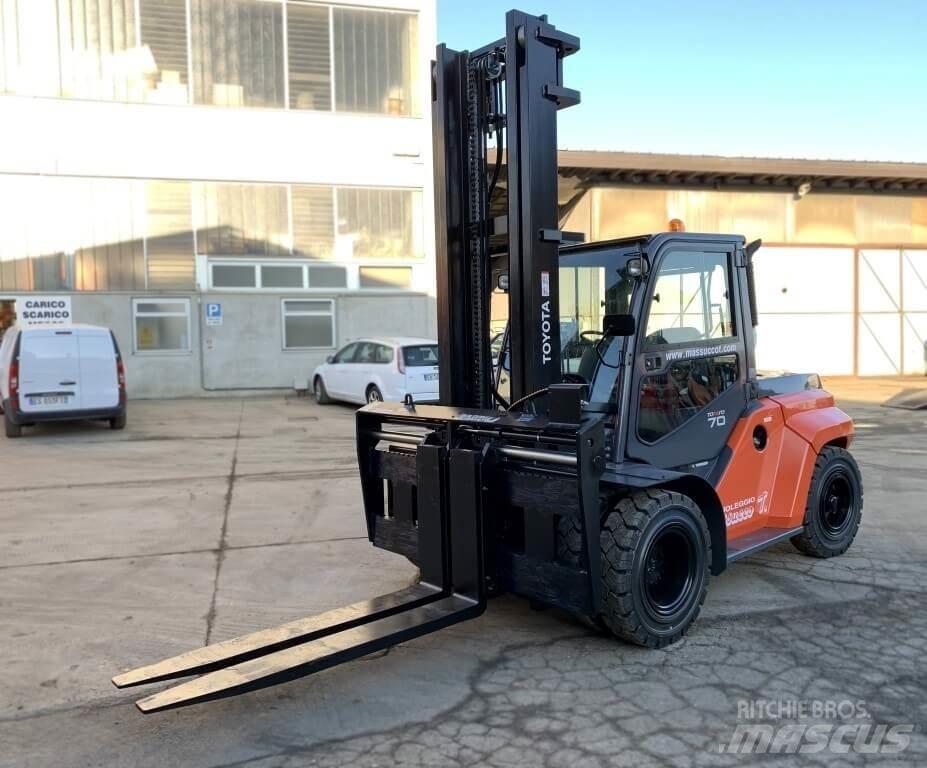 Toyota 40-8FD70N Diesel trucks