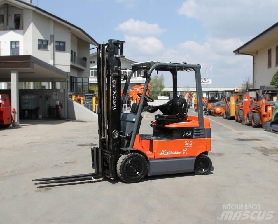Toyota 7FBMF25 Electric forklift trucks