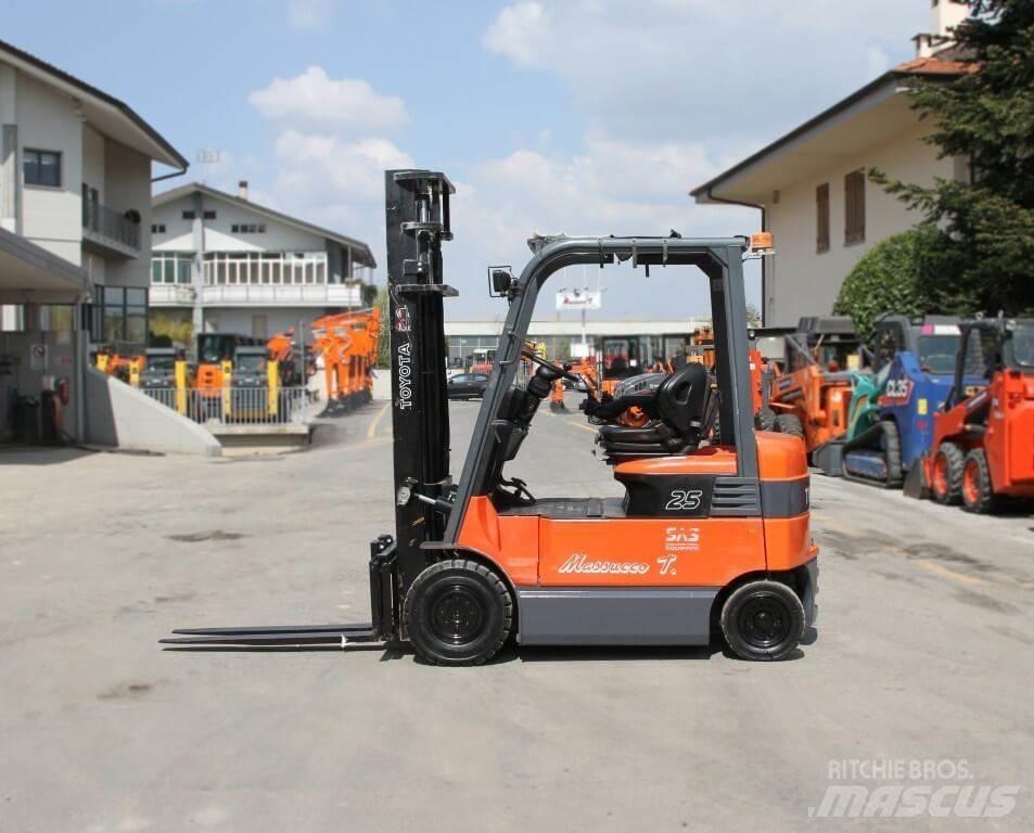 Toyota 7FBMF25 Electric forklift trucks