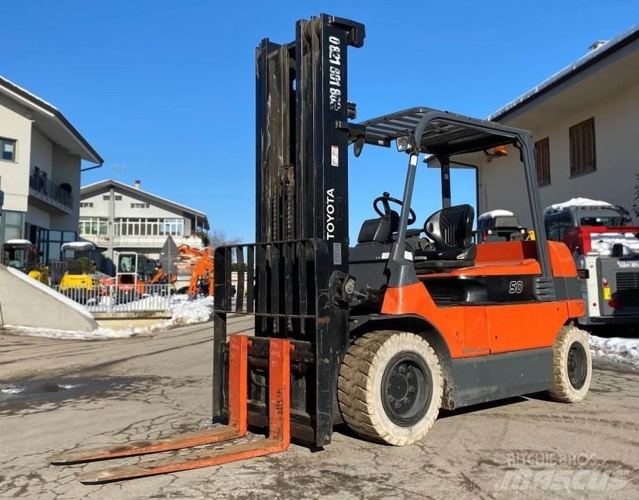 Toyota 7FBMF50 Electric forklift trucks