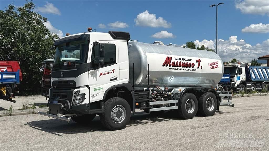 Volvo FMX 6X6 Tanker trucks