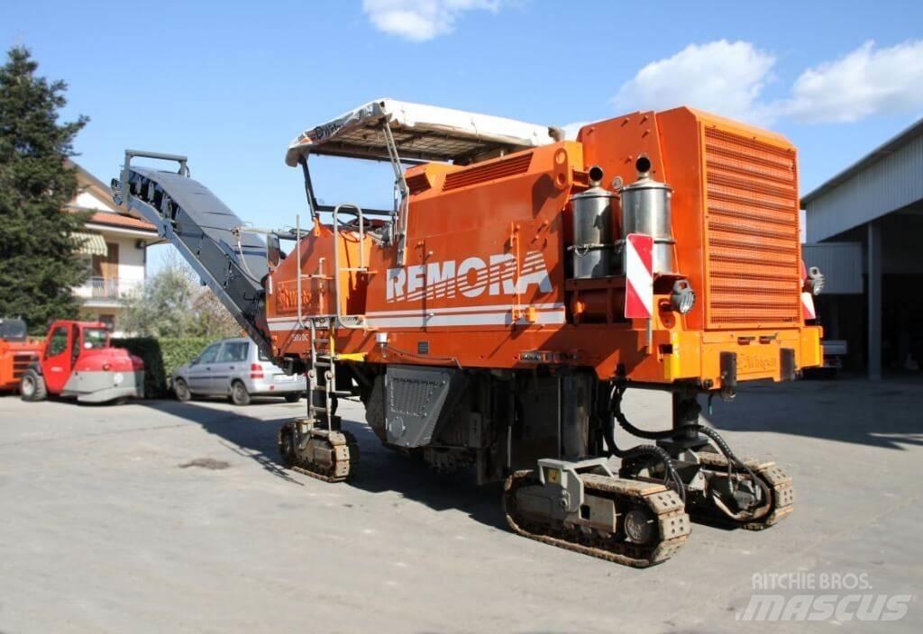 Wirtgen 1500 DC Asphalt cold milling machines