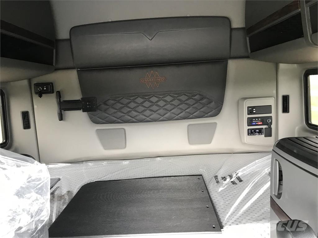 International HX Prime Movers