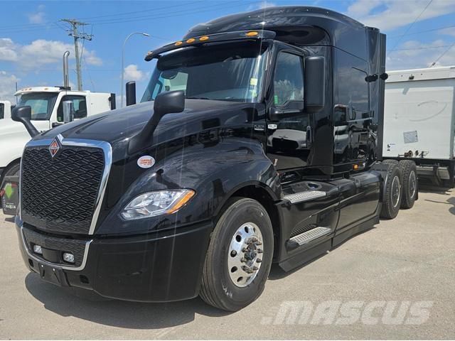 International LT Prime Movers