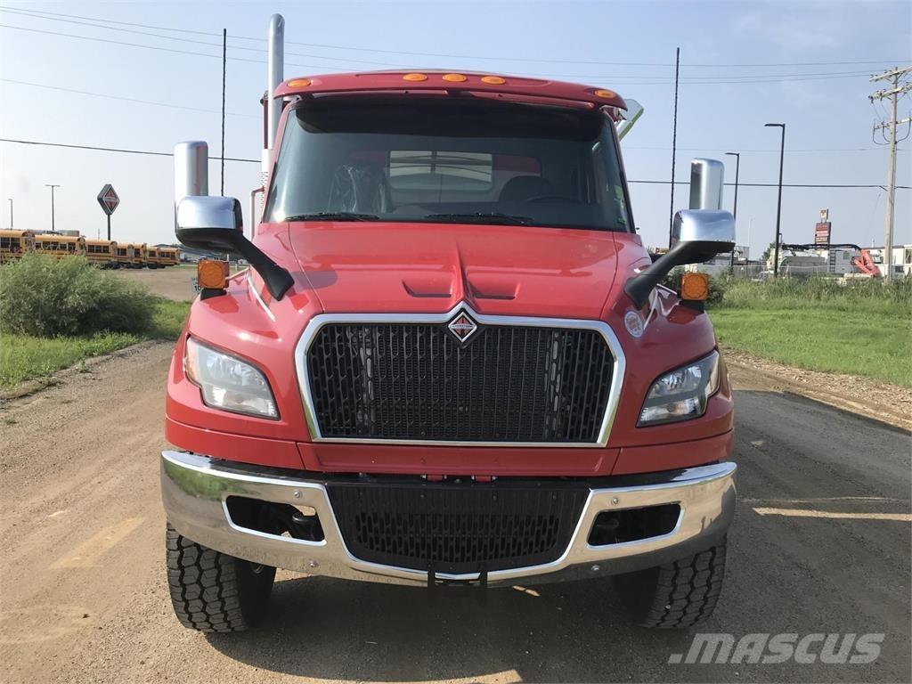 International MV Farm / grain trucks